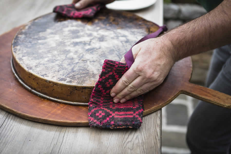 Making a traditional pie in Zagori 